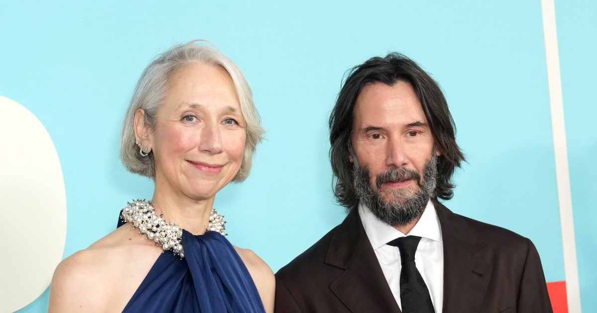 Keanu Reeves and Alexandra Grant Ring in the New Year with Sandra ...